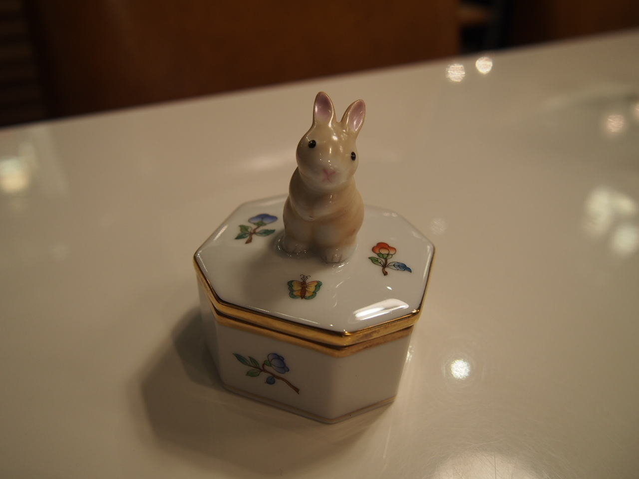 ハンガリー HEREND（ヘレンド） ウサギの磁器小物入れ 入荷しました
