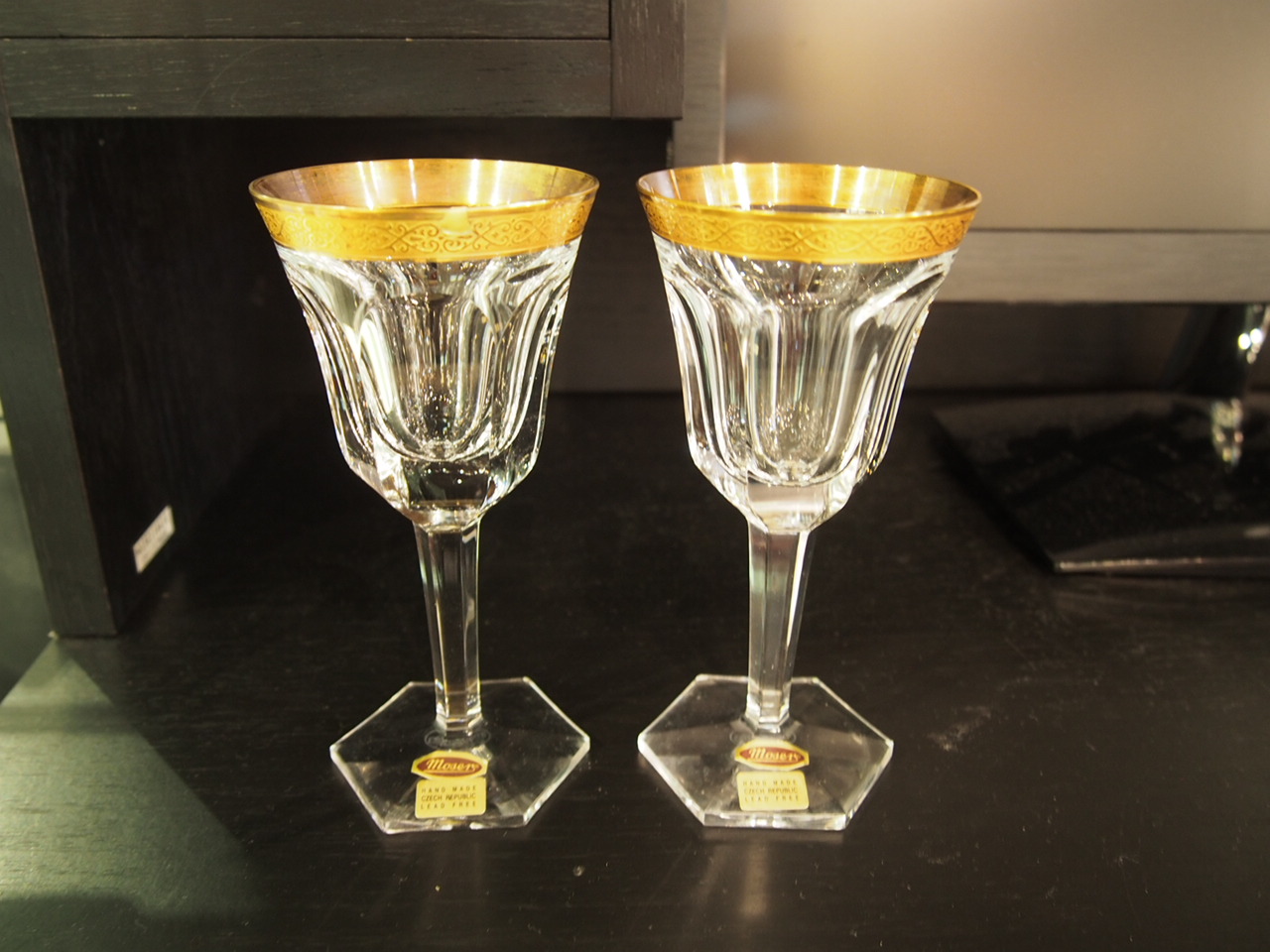 moser モーゼル ゴールドバンド ワイングラス ペア 金彩 高級感あふれるグラス 買取しました: 買取 商品のご紹介！ アウトレット